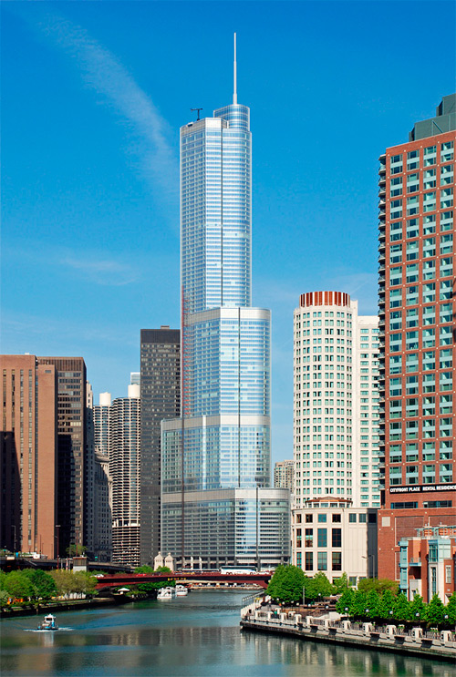 «Международный отель и башня Трампа — Чикаго» является вторым по высоте зданием в городе и США (автор SolarWind)